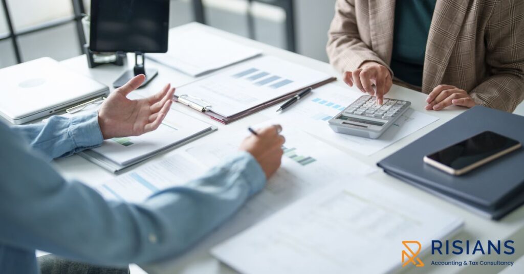 Best audit firms in Dubai conducting risk assessments and audit reviews.
